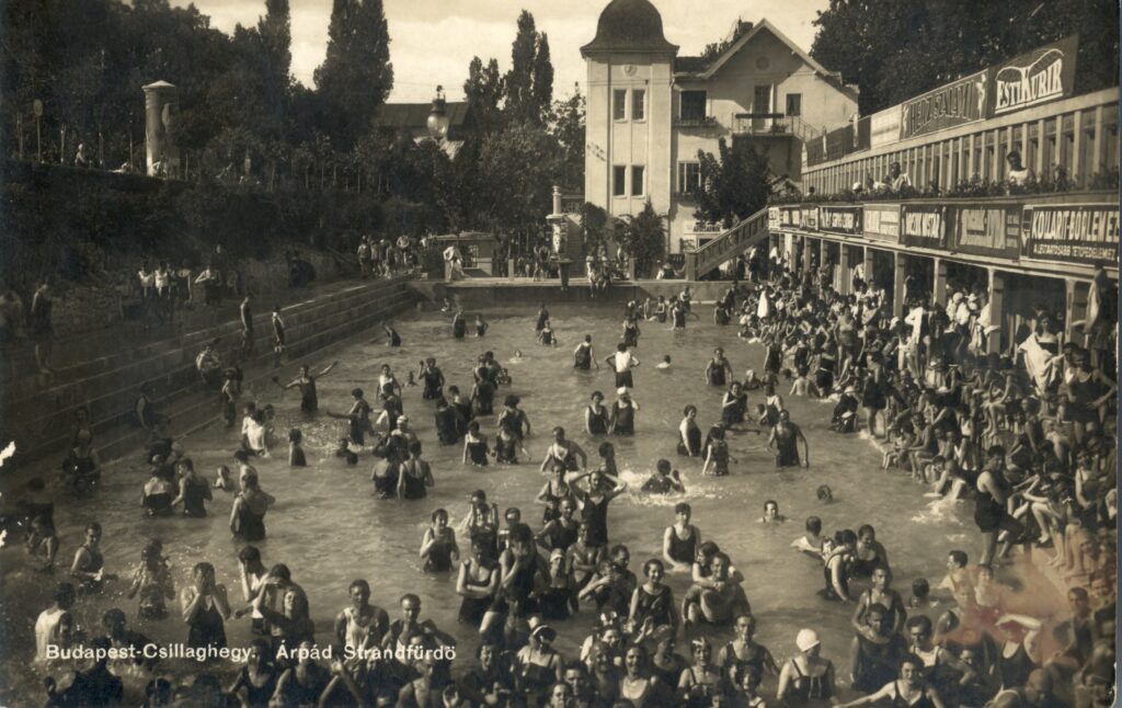 ブダペストのCsillaghegyi Strandfürdőの100年近く昔の画像